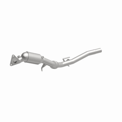 MagnaFlow Direct Fit Catalytic Converter 11-15 Volkswagen Touareg V6 3.6 OEM Underbody - 52411