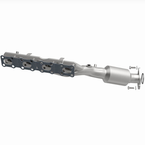 MagnaFlow Direct-Fit SS Catalytic Converter 04-06 Nissan Titan 5.6L V8 (California) - 4451501