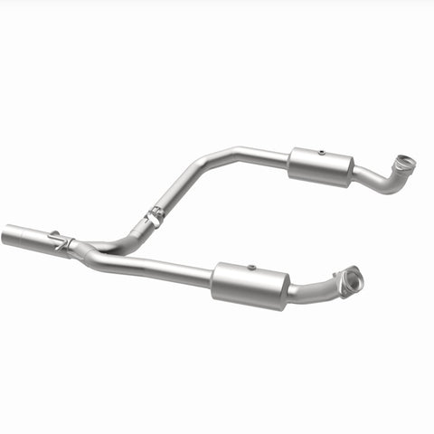 MagnaFlow 09-13 Ford E-350 Super Duty V10 6.8 OEM Underbody Direct Fit Catalytic Converter - 21-599