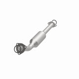MagnaFlow Direct Fit Catalytic Converter OEM 2003-2004 Toyota Tundra Underbody - 28.75in Length - 4551406