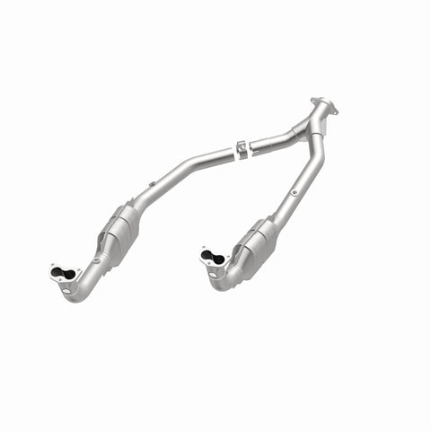 MagnaFlow Direct Fit Catalytic Converter 99-04 LR Discovery V8 OEM - 49720