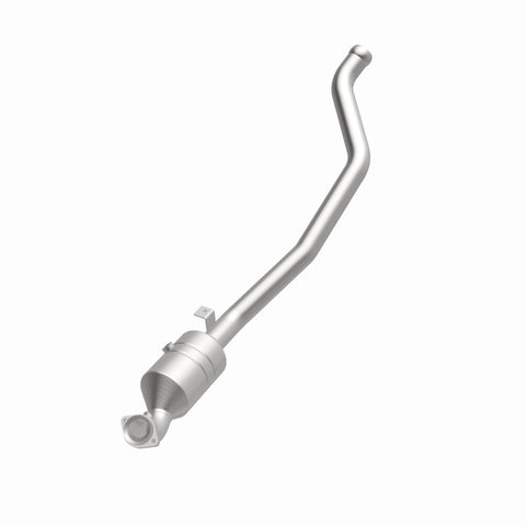 MagnaFlow Direct Fit Catalytic Converter 2006-2011 R350 3.5 L Underbody - 52178