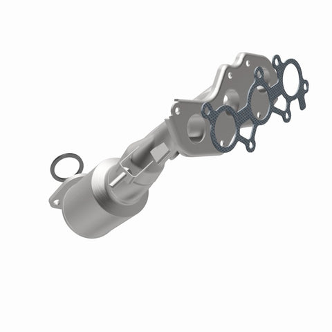 MagnaFlow Direct Fit Catalytic Converter 14-15 Toyota Highlander 3.5L Manifold - 52545