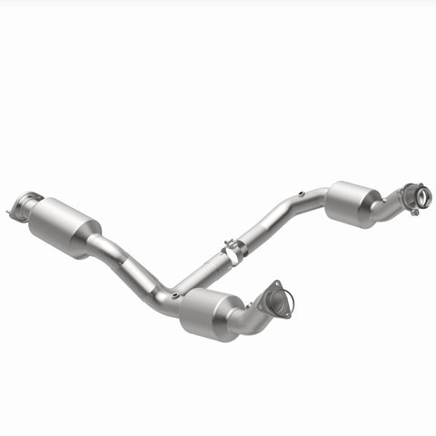 MagnaFlow 2021 Chevrolet Express 2500 4.3L Underbody Direct-Fit Catalytic Converter - 280429