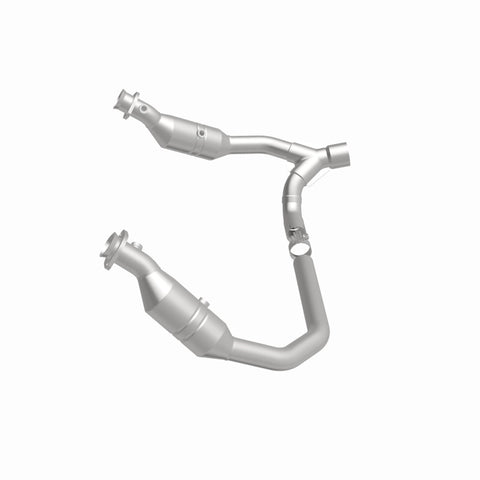 MagnaFlow Direct Fit Catalytic Converter 06-07 Ram 1500 4.7L Underbody - 52291