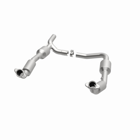 MagnaFlow Direct Fit Catalytic Converter OEM 07-08 Ford E-150 - 5582640