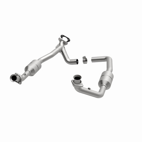 MagnaFlow Direct Fit Catalytic Converter 00-03 Ford E150 5.4L - 24307