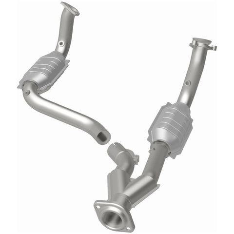 MagnaFlow Direct Fit Catalytic Converter 03-06 Chevy SSR 5.3/6.0 OEM - 49580