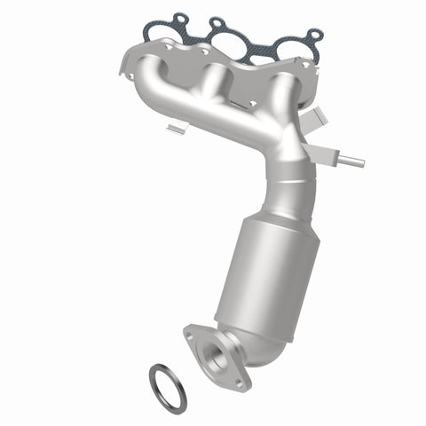 MagnaFlow Direct Fit Catalytic Converter 14-15 Toyota Highlander 3.5L Manifold - 52545