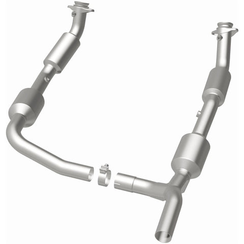 MagnaFlow Direct Fit Catalytic Converter OEM 07-08 Ford E-150 - 5582640