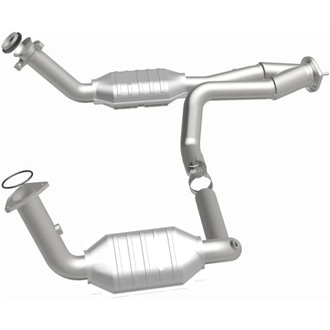 MagnaFlow DF Cat. Conv 02-06 Cadillac Truck. 8 5.3L Dual Conv. Y-Pipe Assy 2wd/Chevy Truck 99-07 - 51097