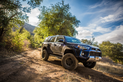 Fox 2005+ Toyota Tacoma 2.0 Perf Series 10.6in. Smooth Body IFP Rear Shock / 4-6in. Lift - 985-24-196