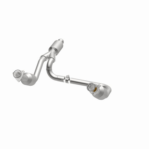 MagnaFlow 14-15 Chevrolet Silverado 1500 Underbody 4.3L / 5.3L Direct-Fit Catalytic Converter - 280424