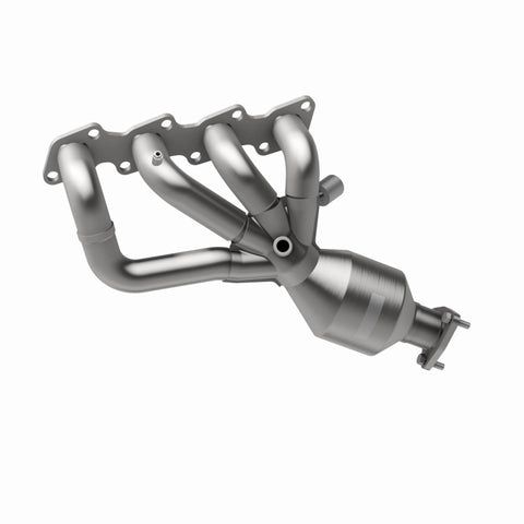 MagnaFlow Direct Fit Catalytic Converter 98-99 Nissan Frontier 2.4L - 452028