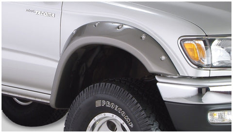 Bushwacker 95-04 Toyota Tacoma Fleetside Cutout Style Flares 4pc 74.5in Bed w/ 4WD Only - Black - 31919-02