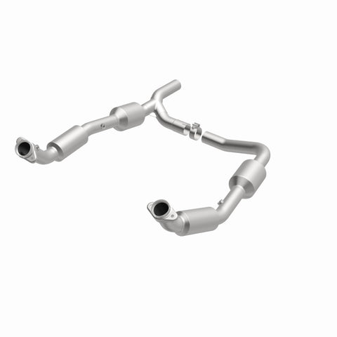 MagnaFlow Direct Fit Catalytic Converter OEM 07-08 Ford E-150 - 5582640