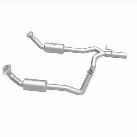 MagnaFlow 09-13 Ford E-350 Super Duty V10 6.8 OEM Underbody Direct Fit Catalytic Converter - 21-599