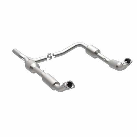 MagnaFlow Direct Fit Catalytic Converter OEM 07-08 Ford E-150 - 5582640