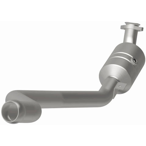 MagnaFlow Direct Fit Catalytic Converter 2006-2011 R350 3.5 L Underbody - 52178