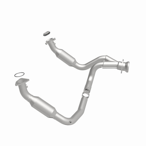 MagnaFlow Conv DF 2007-2008 Cadillac Escalade 6.2L - 5451631