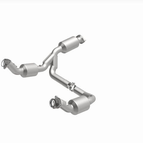 MagnaFlow 2021 Chevrolet Express 2500 4.3L Underbody Direct-Fit Catalytic Converter - 280429
