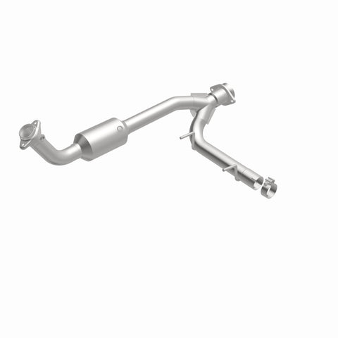 MagnaFlow Conv Direct Fit 05-06 Lincoln Navigator 5.4L w/ 3in Main Piping - 52508