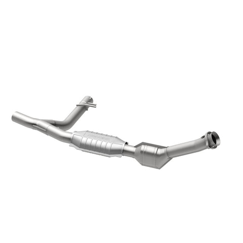 MagnaFlow Direct Fit Catalytic Converter 99-00 Ford Trucks 5.4L - 447116