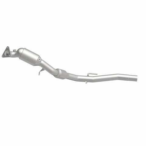MagnaFlow Direct Fit Catalytic Converter 11-15 Volkswagen Touareg V6 3.6 OEM Underbody - 52411