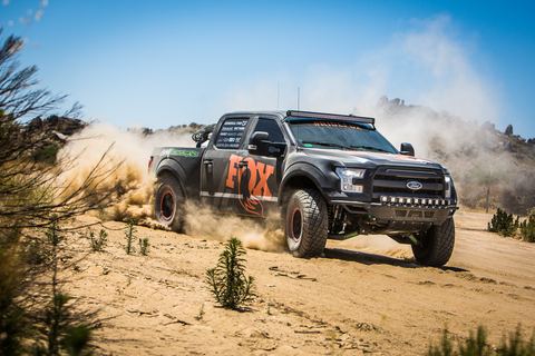 Fox 05+ Ford SD 2.0 Perf Series 10.1in Smooth Body R/R Front Shock CD Adj. (Alum) / 4-5in Lift - 985-26-133