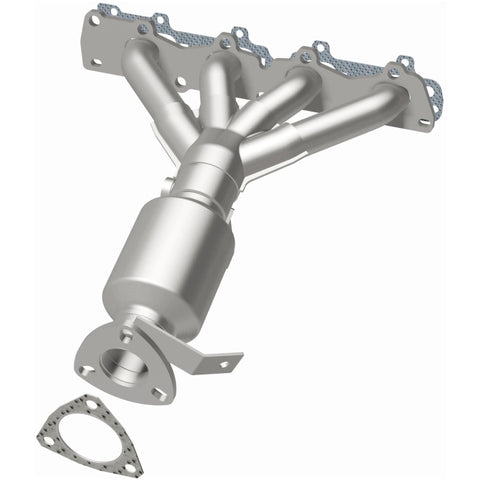 MagnaFlow Direct Fit Catalytic Converter 04-05 Chevrolet Malibu/Classic 2.2L (CA Emissions) - 452304