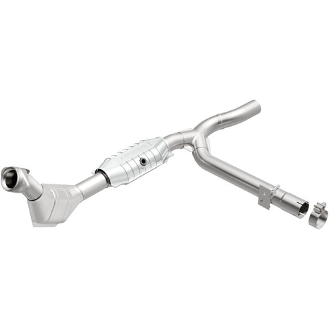 MagnaFlow Direct Fit Catalytic Converter 99-00 Ford F-150 4.6L - 447136