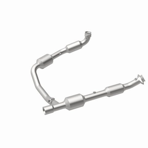 MagnaFlow Direct Fit Catalytic Converter 05-06 Ford E-350 Super Duty 5.4L - 5481439