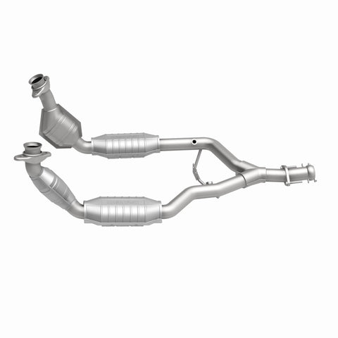 MagnaFlow Direct Fit Catalytic Converter 96-98 Ford Mustang 3.8L - 444064