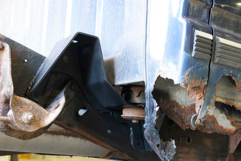 Rust Buster 1988-1998 Chevrolet & GMC C/K 1500 & 2500 Bed and Cab Mount Brackets - Right - RB7306R
