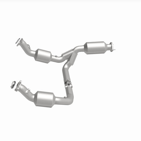 MagnaFlow 2021 Chevrolet Express 2500 4.3L Underbody Direct-Fit Catalytic Converter - 280429