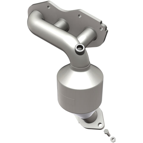 MagnaFlow Direct Fit Catalytic Converter 14-15 Toyota Highlander 3.5L Manifold - 52545