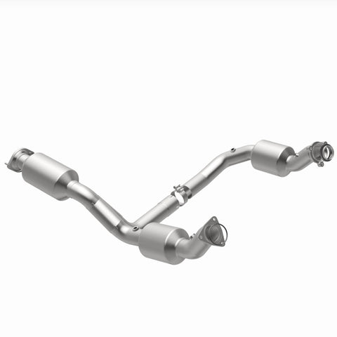 MagnaFlow 2021 Chevrolet Express 2500 4.3L Underbody Direct-Fit Catalytic Converter - 280429
