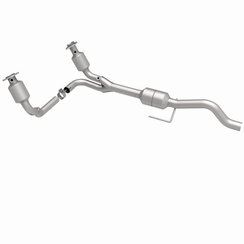 MagnaFlow Direct Fit Catalytic Converter 00-03 Dodge Durango 4.7L - 51338