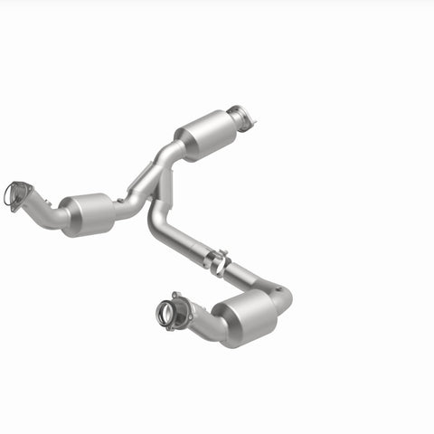 MagnaFlow 2021 Chevrolet Express 2500 4.3L Underbody Direct-Fit Catalytic Converter - 280429