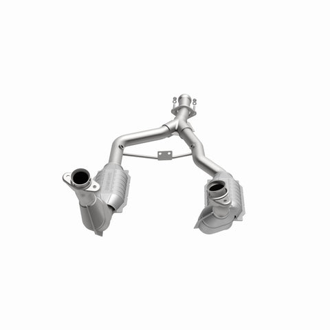 MagnaFlow Direct Fit Catalytic Converter 96-98 Ford Mustang 3.8L - 93344
