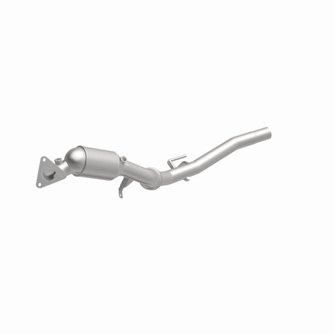 MagnaFlow Direct Fit Catalytic Converter 11-15 Volkswagen Touareg V6 3.6 OEM Underbody - 52411
