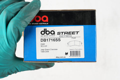 DBA 99-04 Jeep Grand Cherokee Street Series Front Brake Pads - DB1716SS