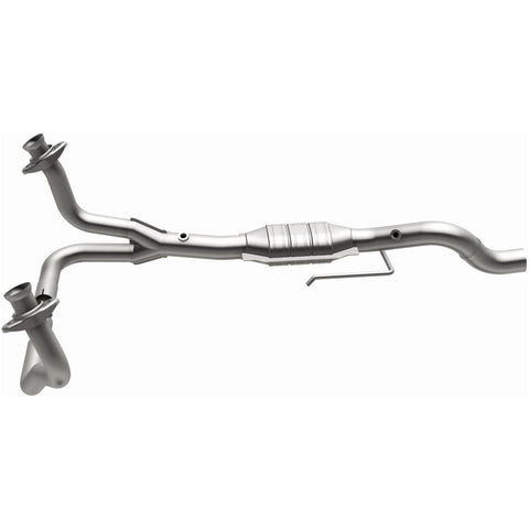 MagnaFlow Direct Fit Catalytic Converter 00-03 Dakota 4.7L 4WD OEM - 49600