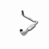 MagnaFlow Direct Fit Catalytic Converter 97-98 Ford Trucks 5.4L - 447129